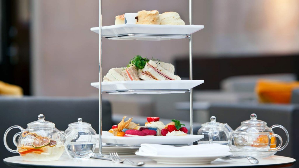 le_mridien_piccadilly_gin_and_tonic_afternoon_tea